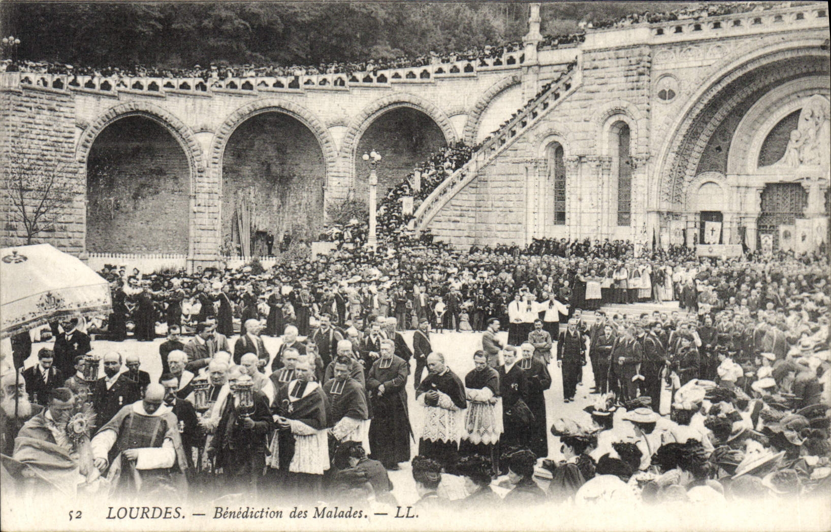 CPA Lourdes Benediction des Malades