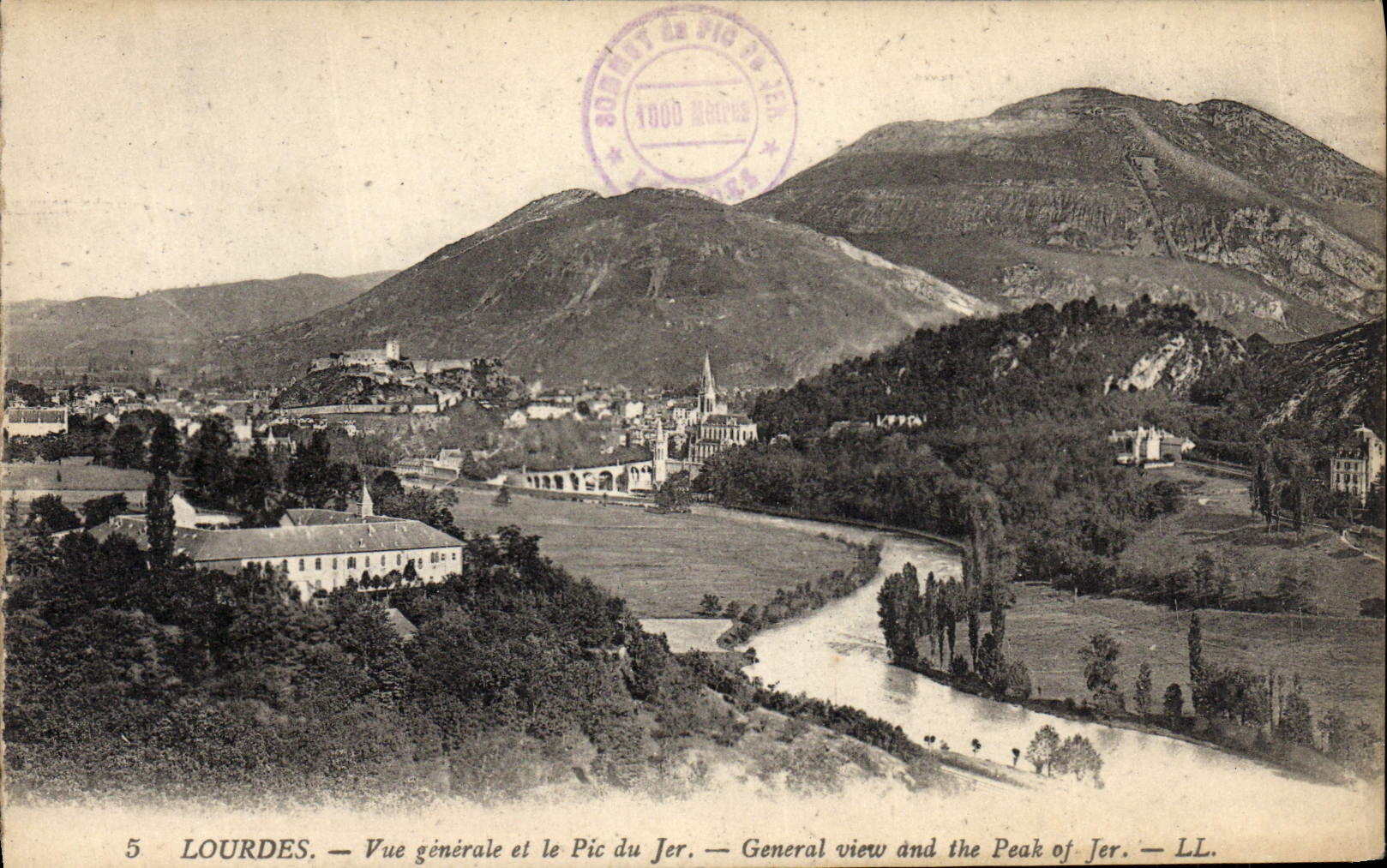 CPA Lourdes Vue Generale et le Pic du Jer