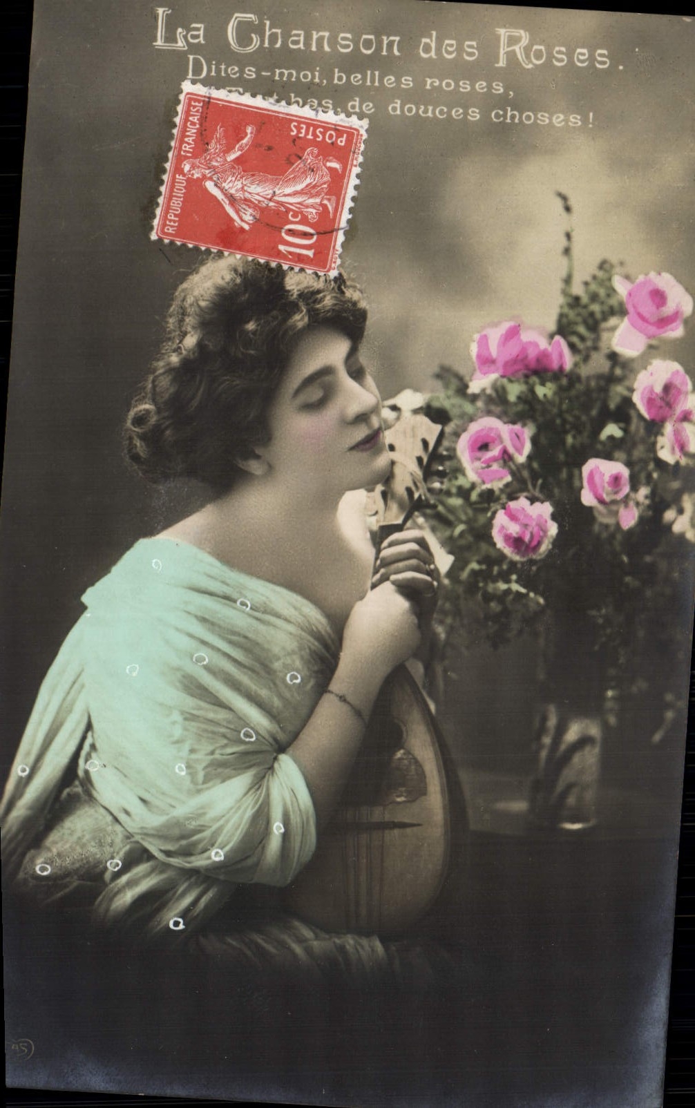 CPA Fantaisie Femme La Chanson Des Roses