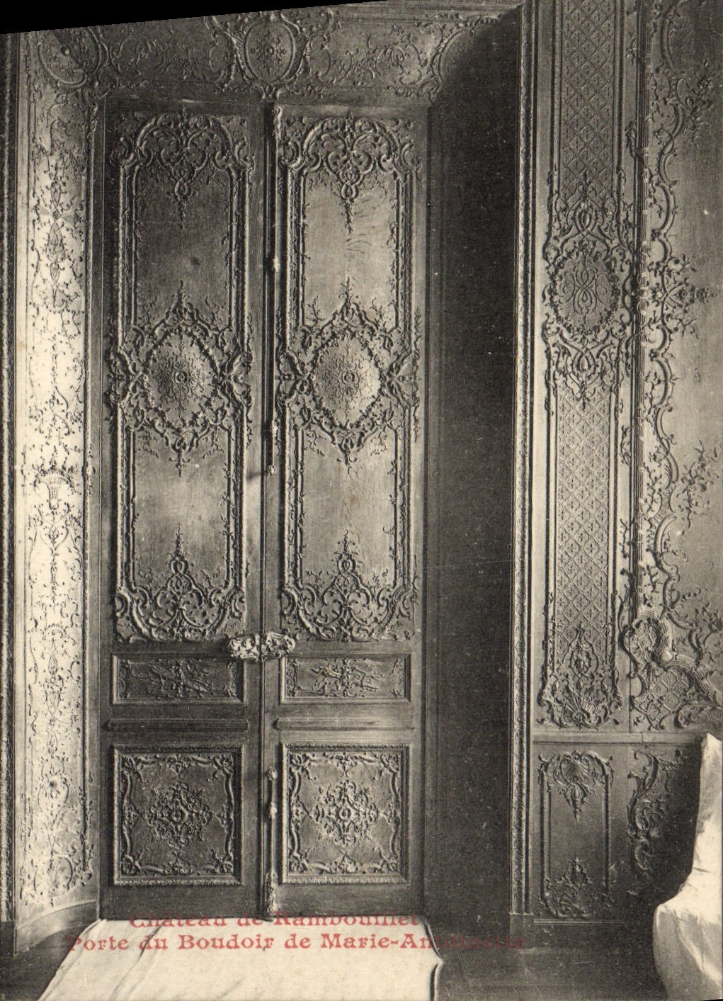 Puerta del Boudoir de María Antonieta — Castillo de Rambouillet — A. Bourdier, editor — Versalles