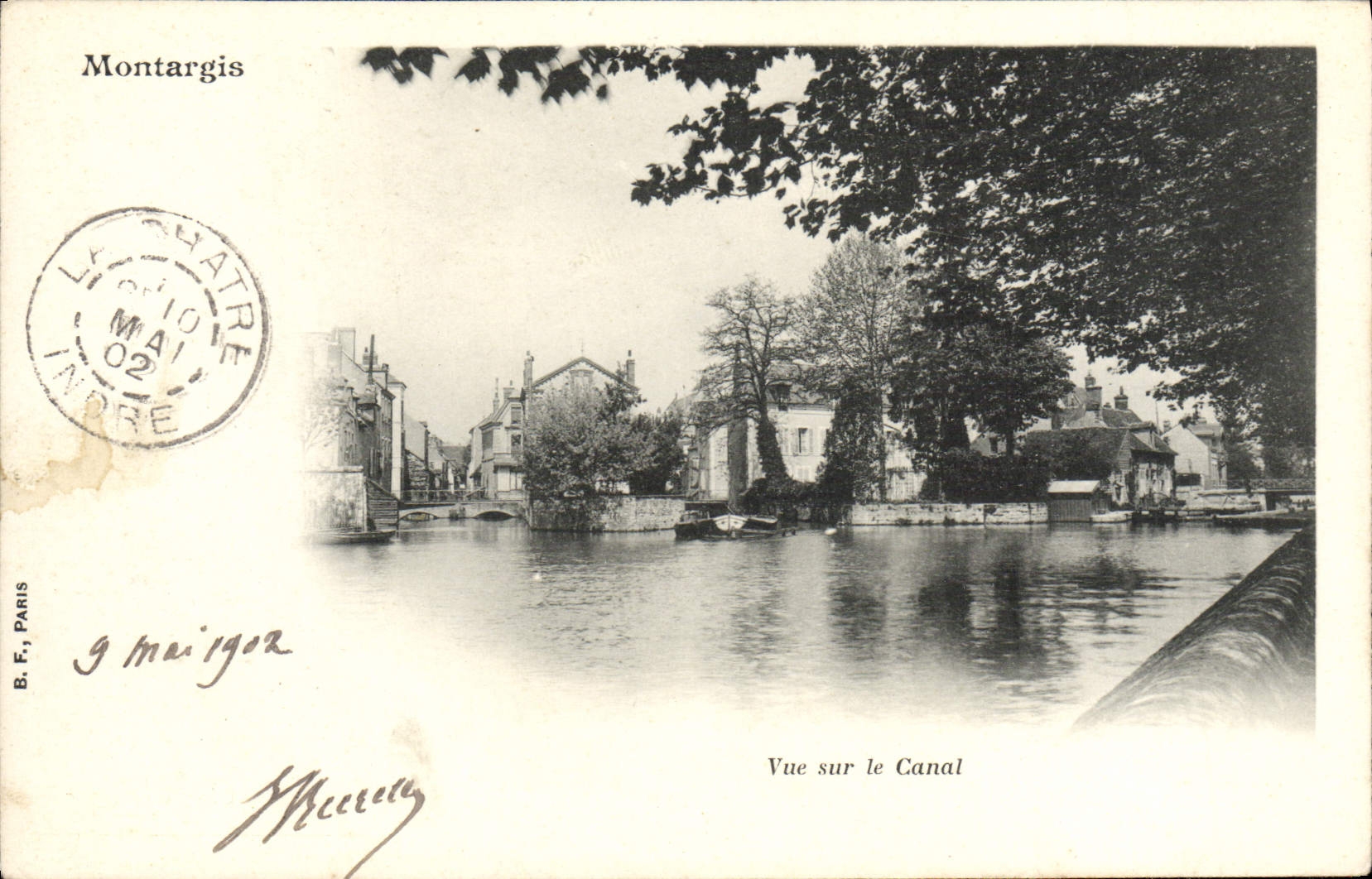 CPA Montargis Vue sur le canal