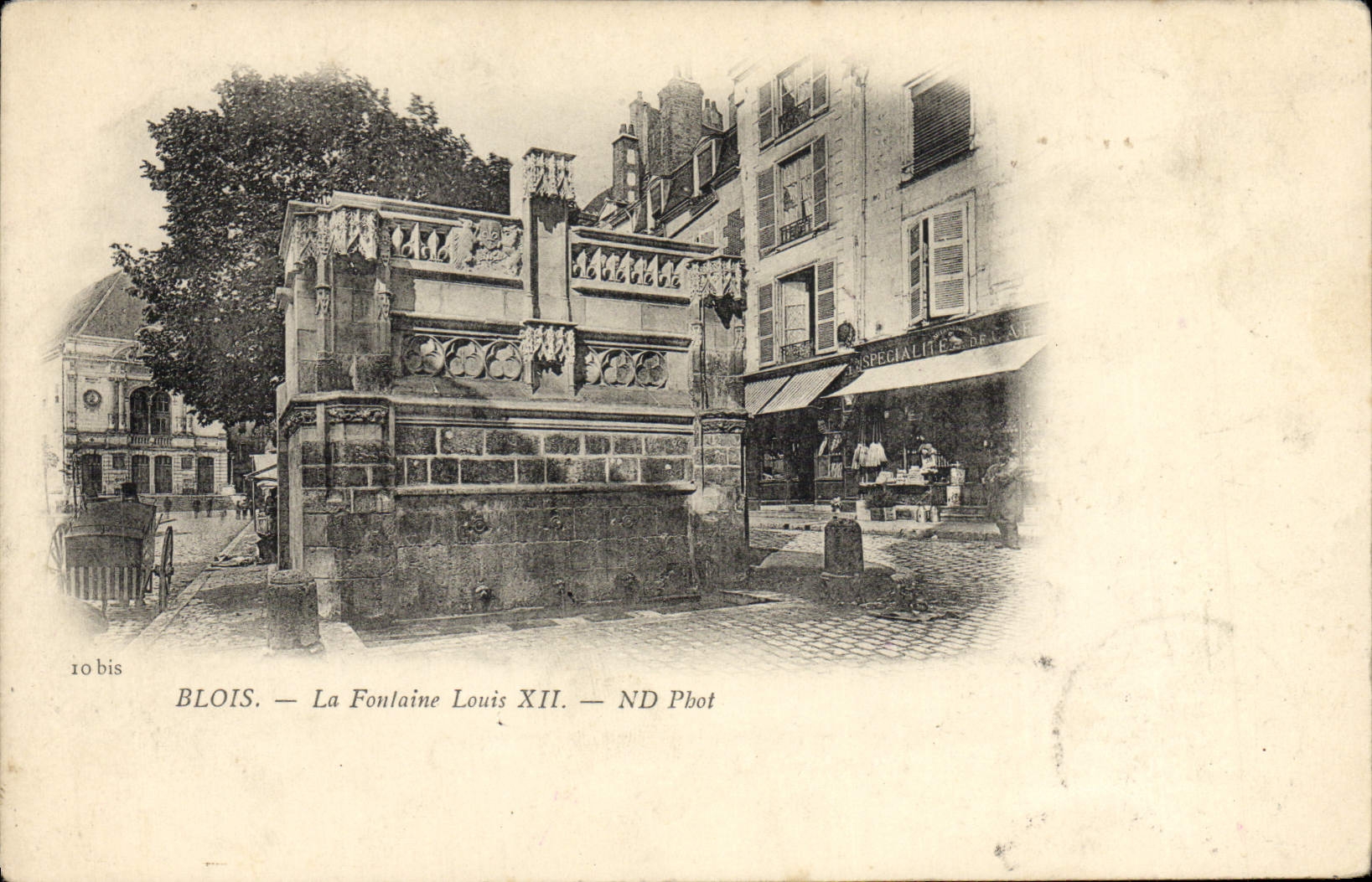 Blois — La Fontaine Louis XII — ND Phot