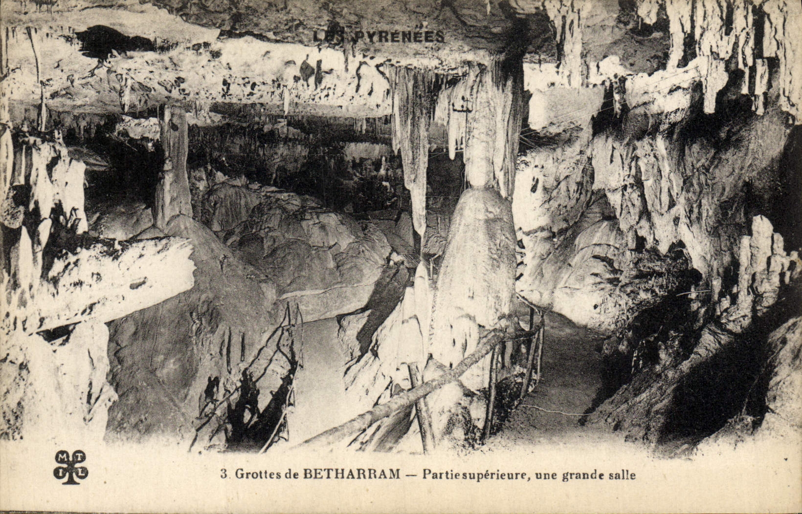 CPA Grottes de Betharram Partie superieure Une Grande Salle