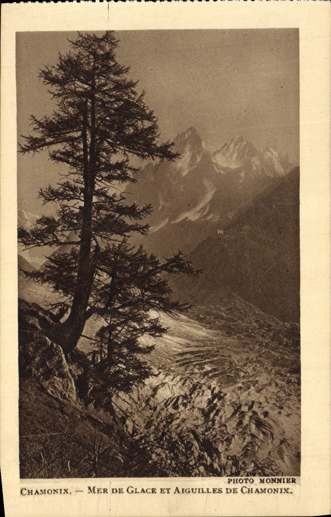 CPA Chamonix Mer De Glace Et Aiguilles De Chamonix 