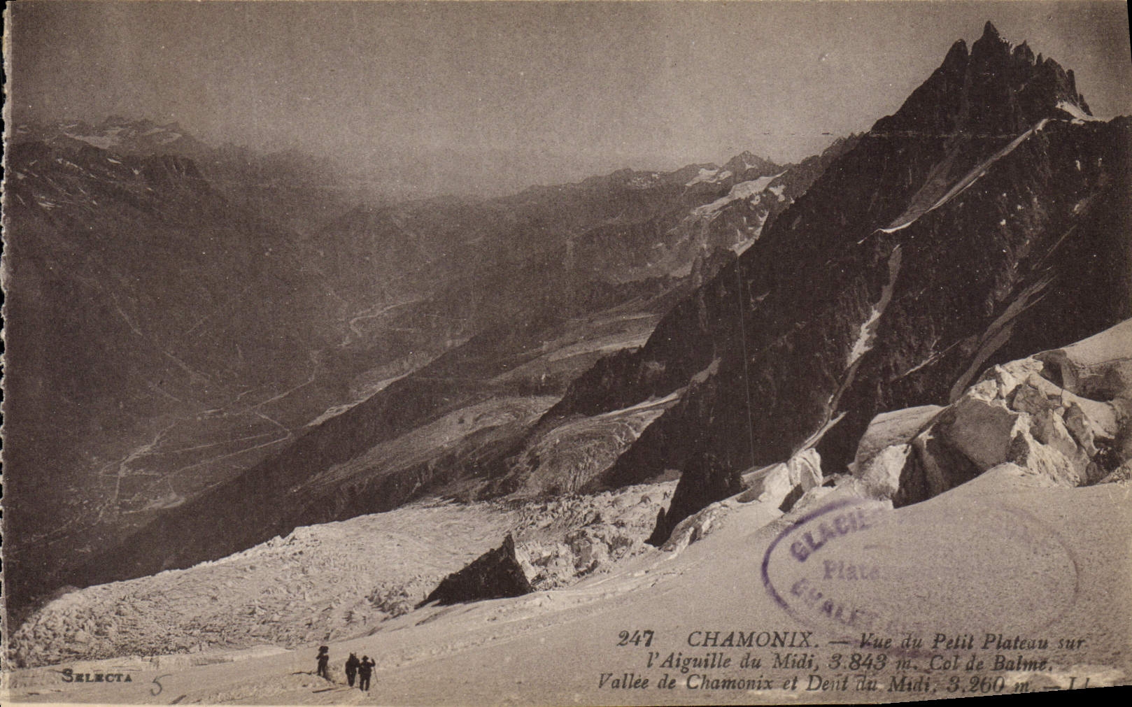 CPA Chamonix Vue du petit plateau sur l'aiguille du Midi Col de Balme Vallee de Chamonix et dent du Midi