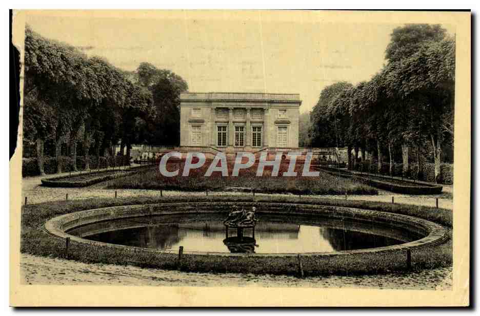 CPA Versailles Petit Trianon Facade sur les Jardins