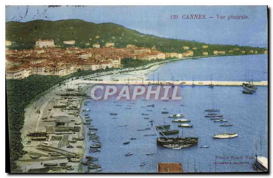 CPA Cannes Vue Generale Bateaux