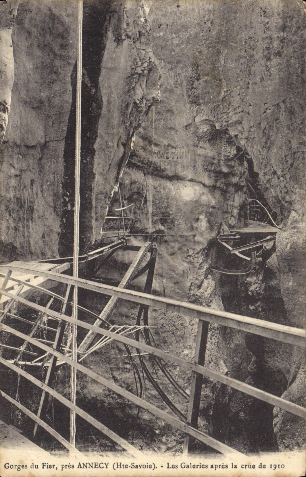 Gorges du Fier, près ANNECY (Hte-Savoie) — Les Galeries après la crue de 1910 — Édition de l'Idéal d'Anglertière - Annecy