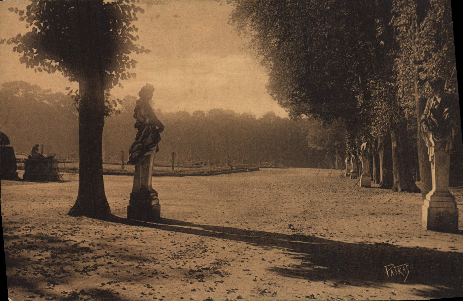 CPA Versailles Dans le parc en automne