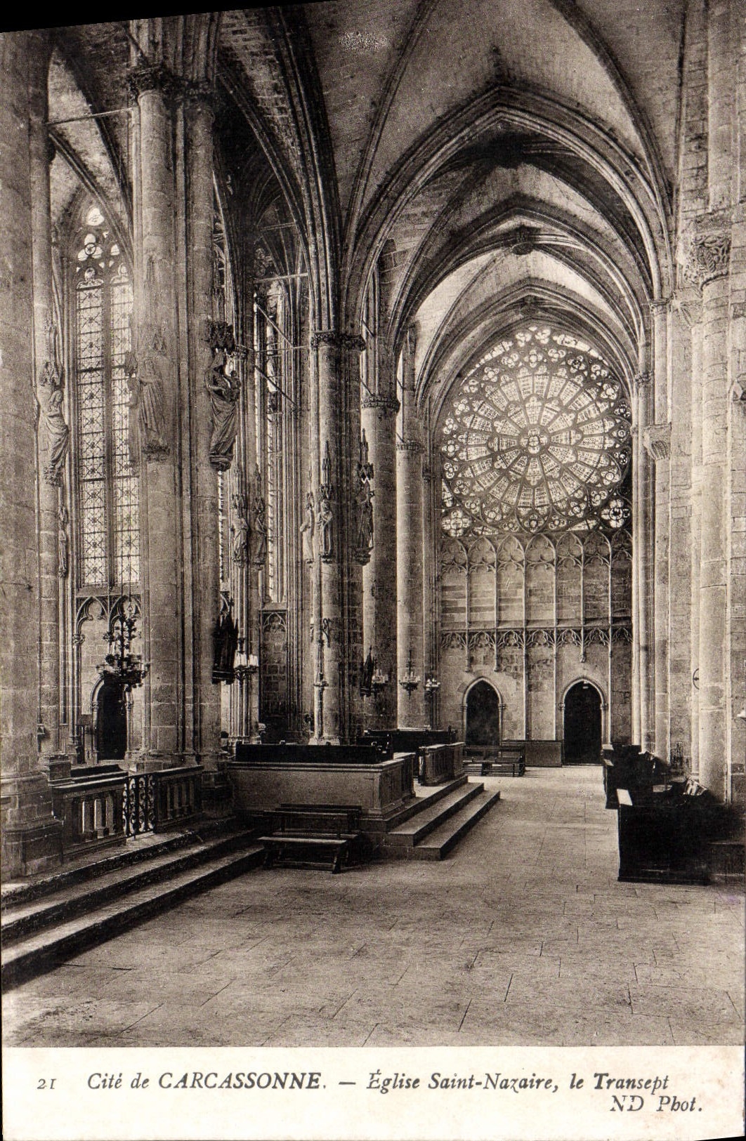 CPA Cite de Carcassonne Eglise Saint Nazaire le Transept