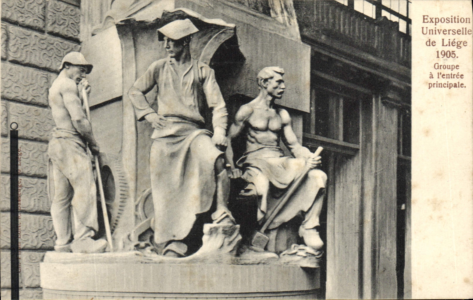 CPA Exposition Universelle de Liege 1905 Groupe a l'entree principale