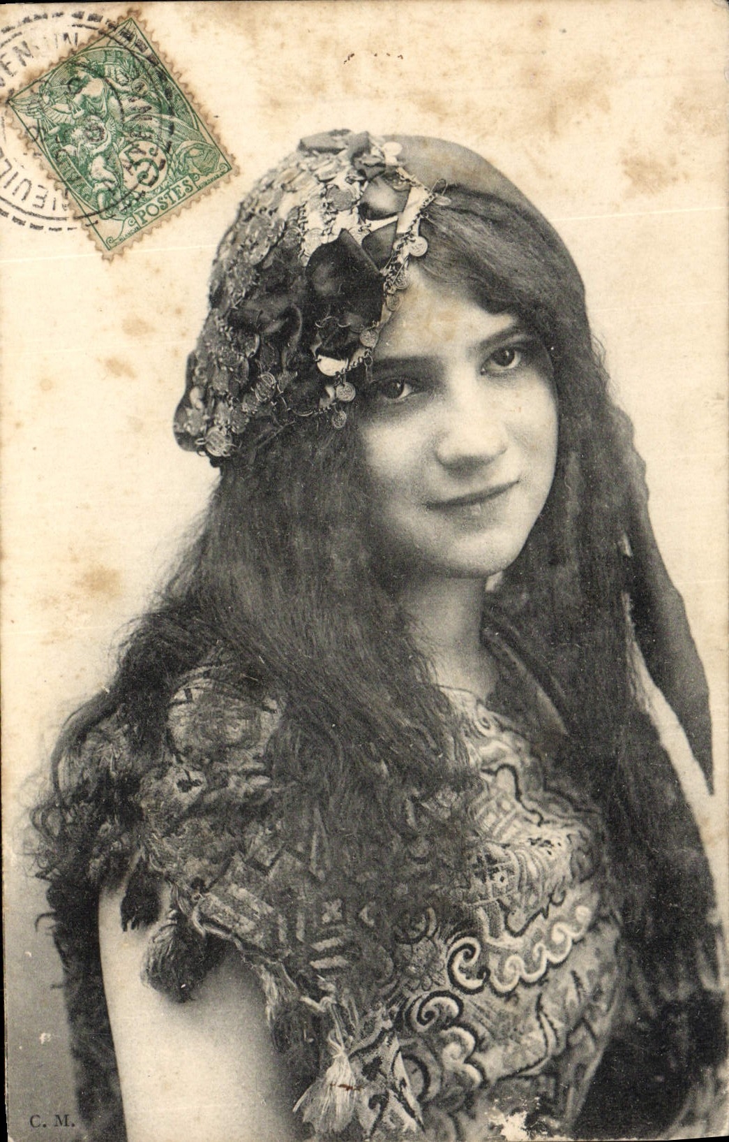 Jeune femme en costume oriental — C.M. — éditeur C.M. (verso)