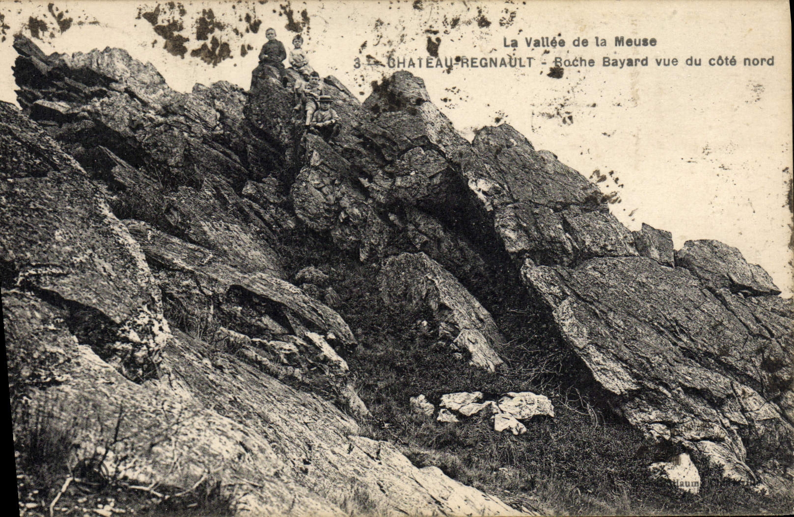 La Vallée de la Meuse — Roche Bayard vue du côté nord — Château-Regnault
