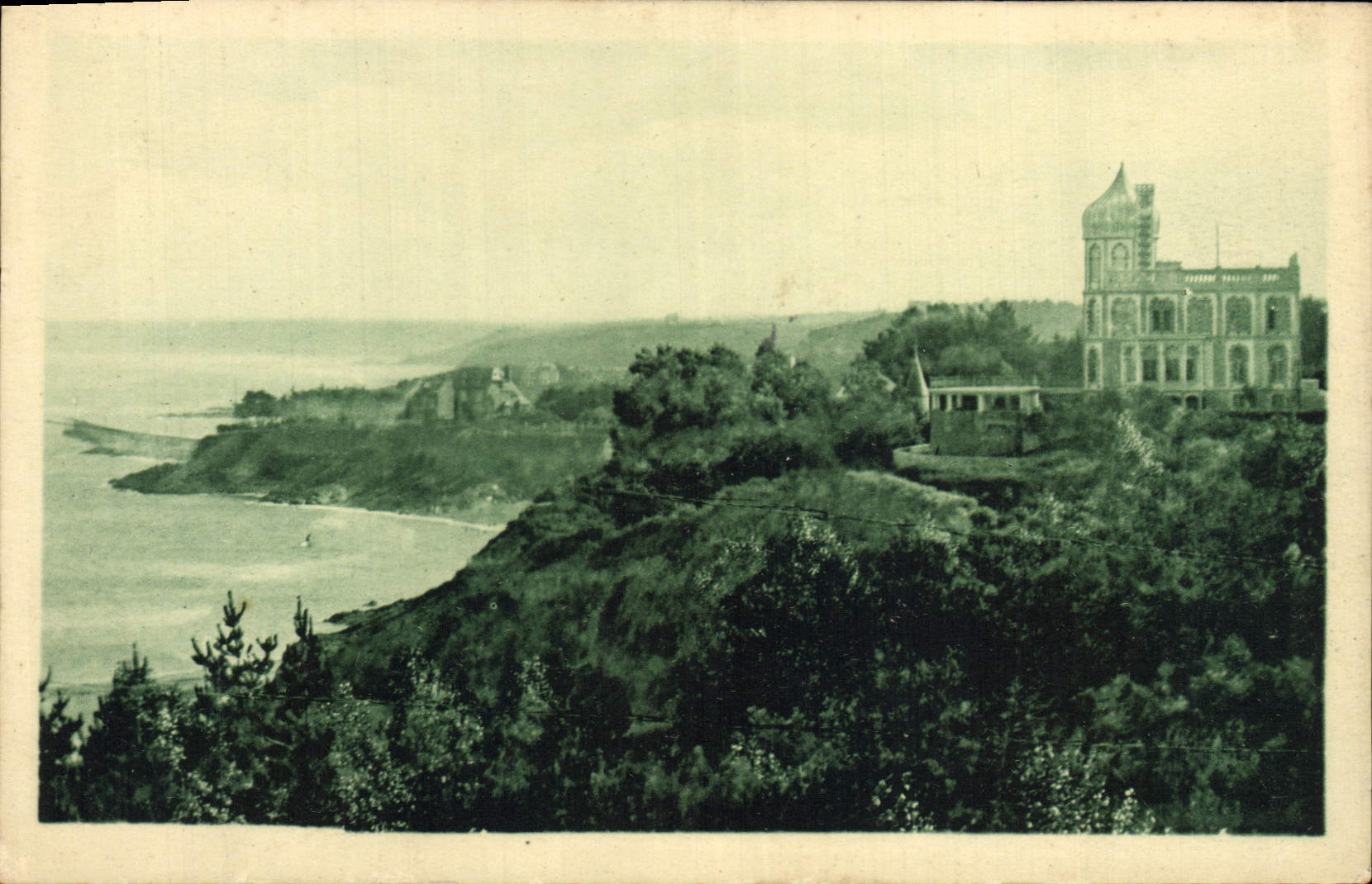 Saint-Quay — Vue sur Portrieux et les Côtes d'Etables, près du Sémaphore — Édition Hamonic, n° 7207