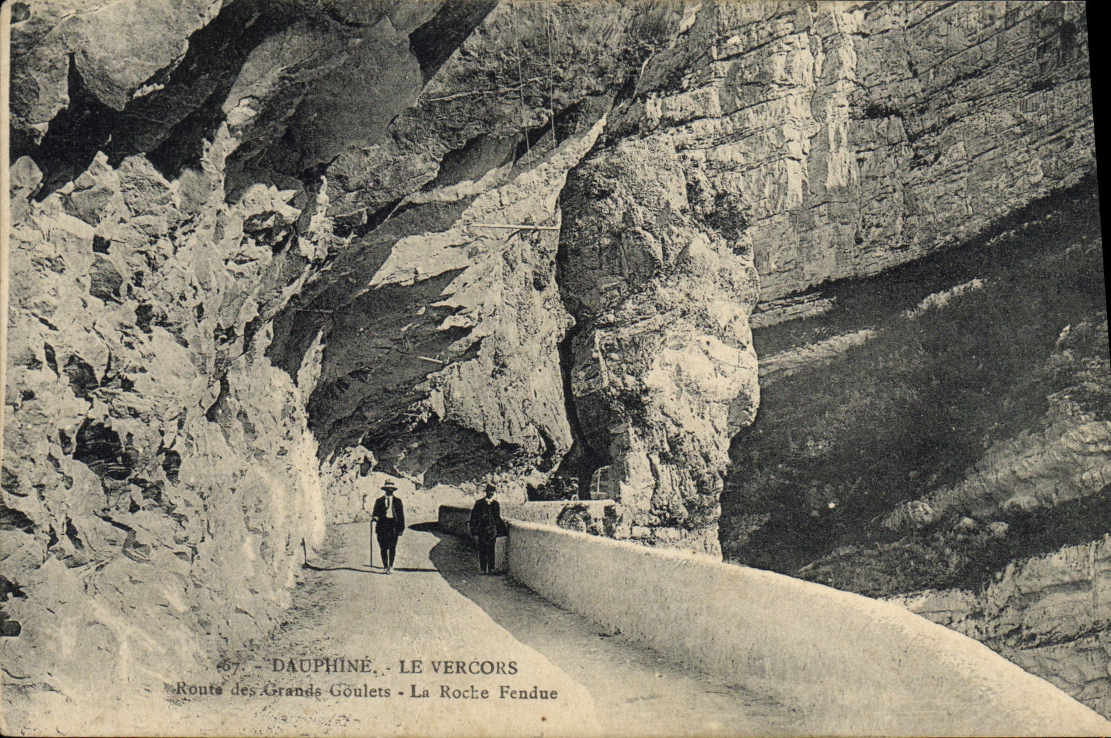 Dauphiné - Le Vercors - Route des Grands Goulets - La Roche Fendue