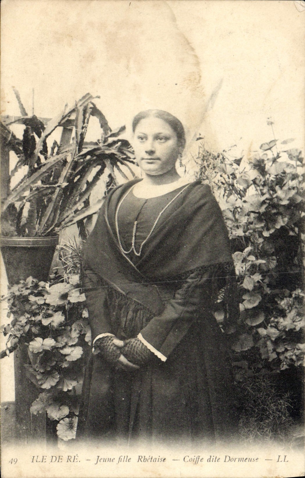 Ile de Ré — Jeune fille Rhétaise — Coiffe dite Dormeuse — L.L. — n°49