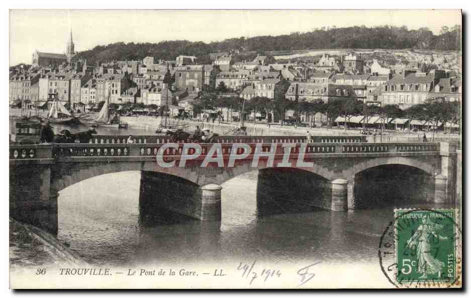 CPA Trouville Le Pont de la Gare 