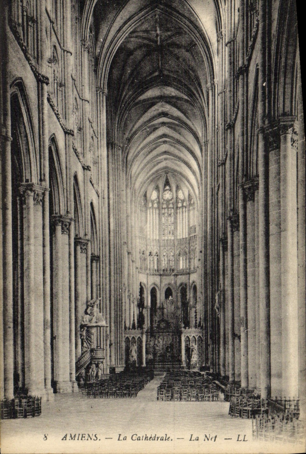 Amiens — La Cathédrale — La Nef — LL