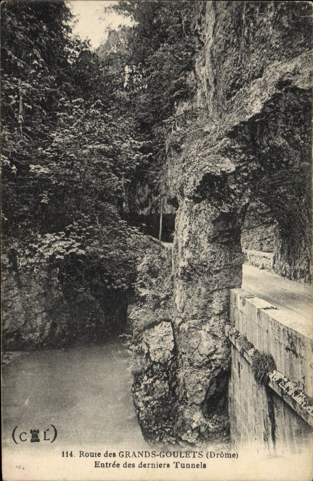 Eingang zu den letzten Tunneln — Route des Grands-Goulets (Drôme) — (CCL) n°114