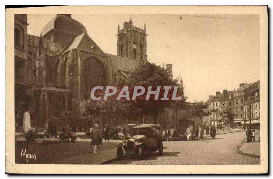 CPA Dieppe L'Eglise Saint Jacques et un coin de la Piaco Nationale Automobile