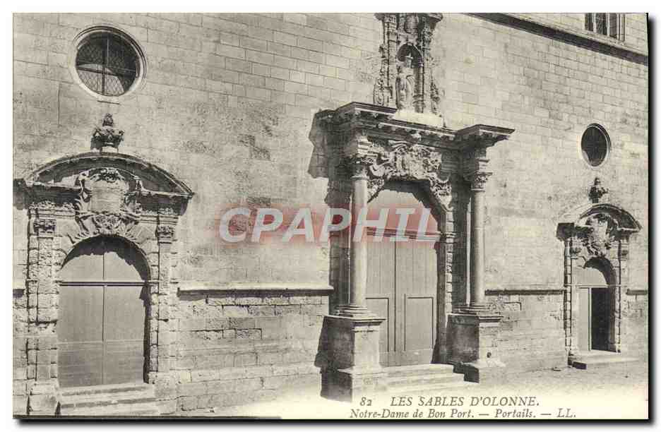 CPA Les Sables D'Olonne Notre Dame de Bon Port Portails