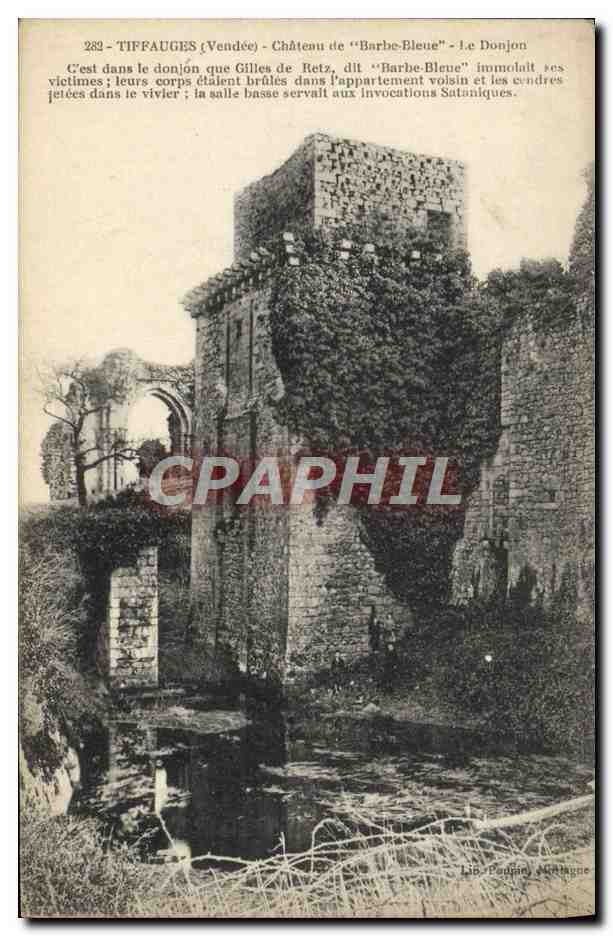 CPA Tiffauges Chateau de Barbe Bleue Le donjon 