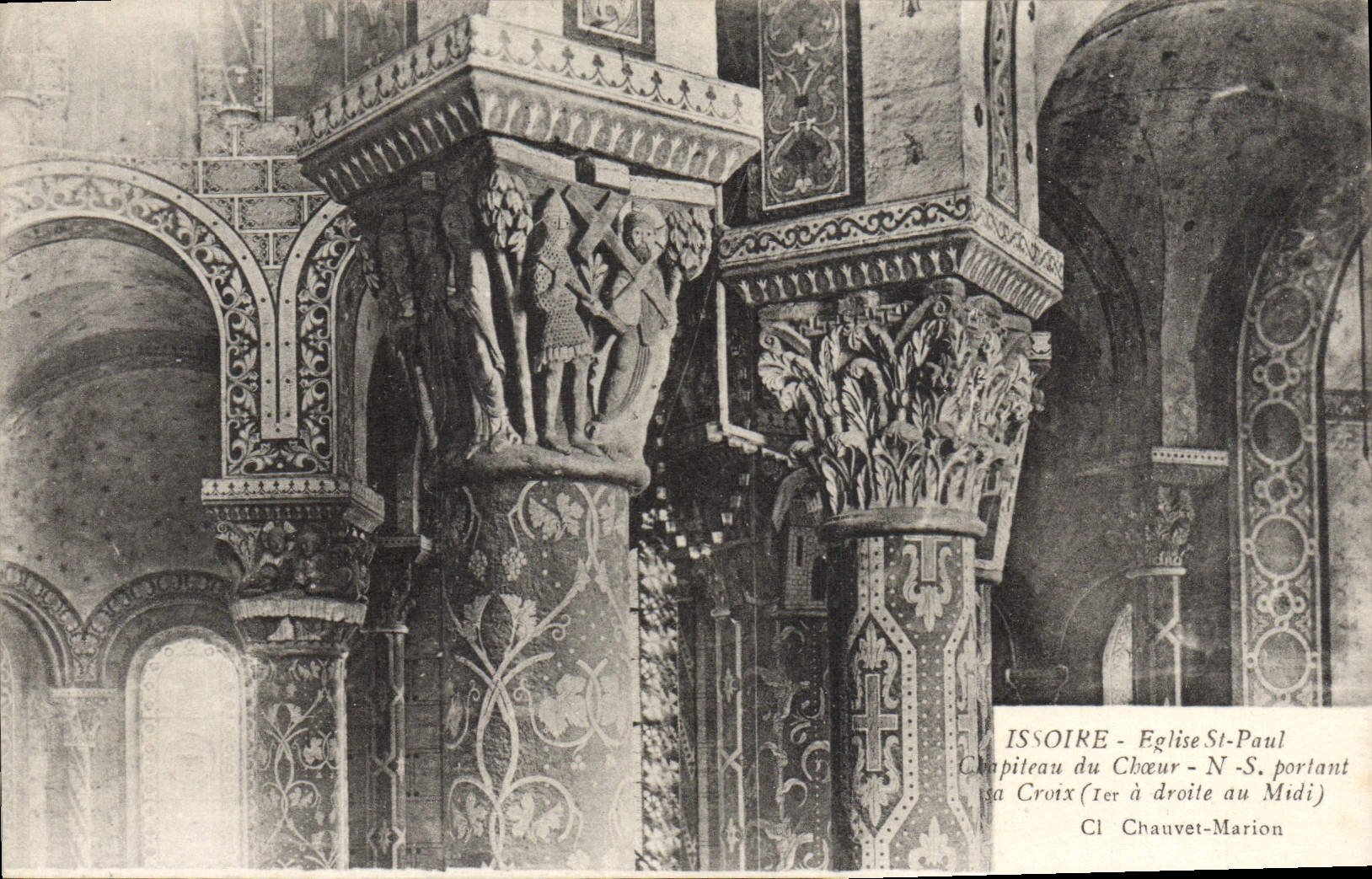 Issoire - Église Saint-Paul - Chapiteau du Chœur N-S portant la Croix (1er à droite au Midi)