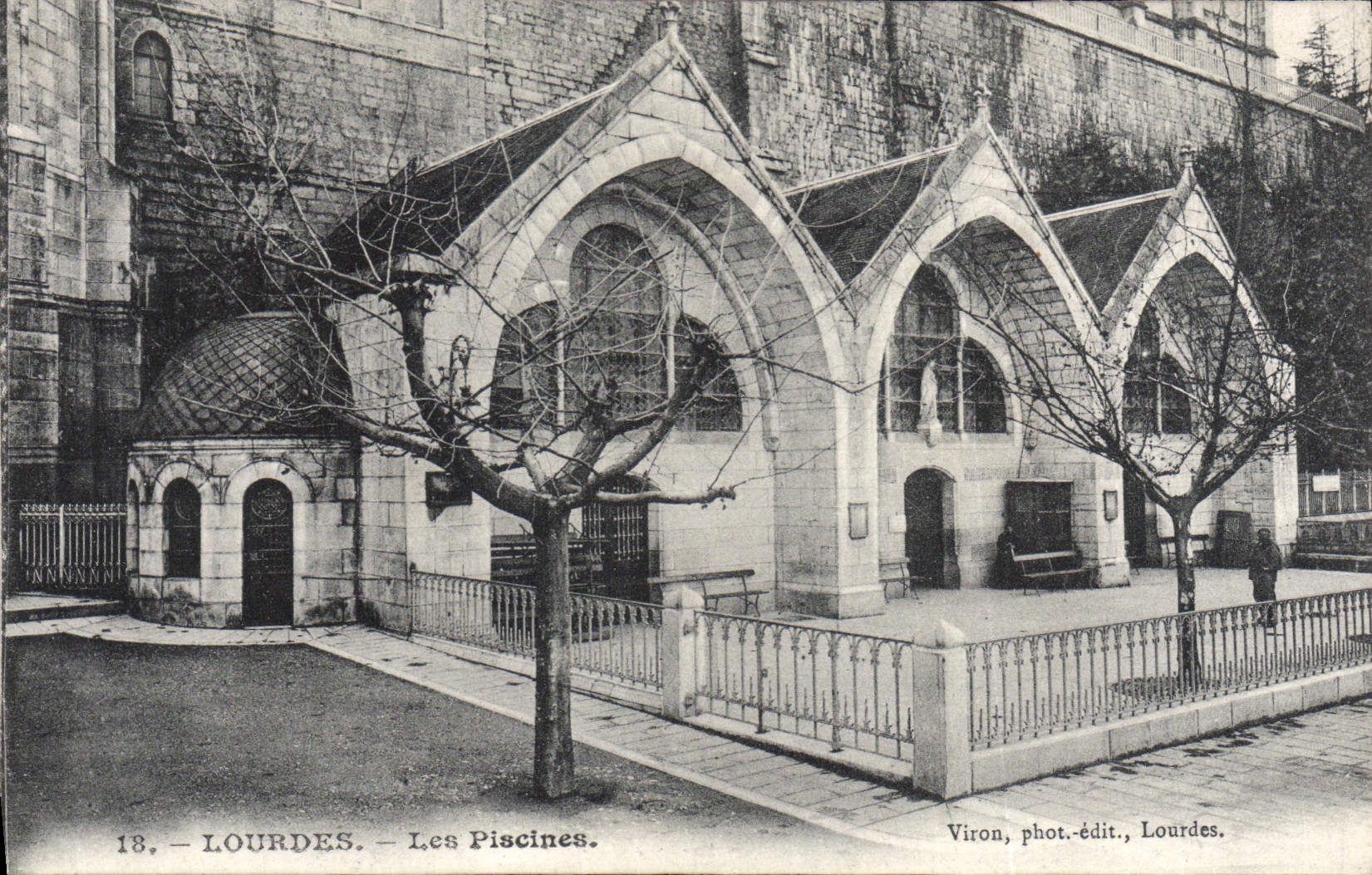 CPA Lourdes Les Piscines