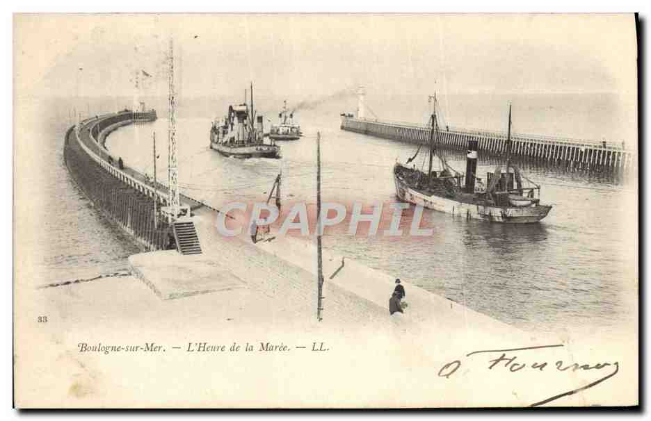 CPA Boulogne sur Mer L'Heure de la Maree Bateaux