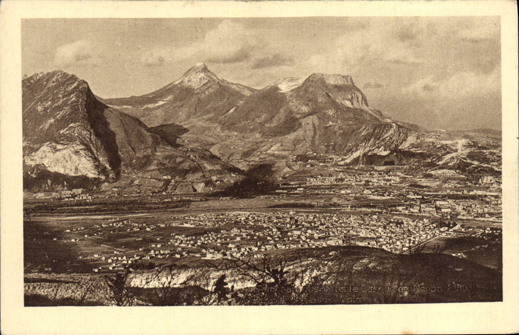 CPA Grenoble Vue Panoramique Vers le Casque de Neron