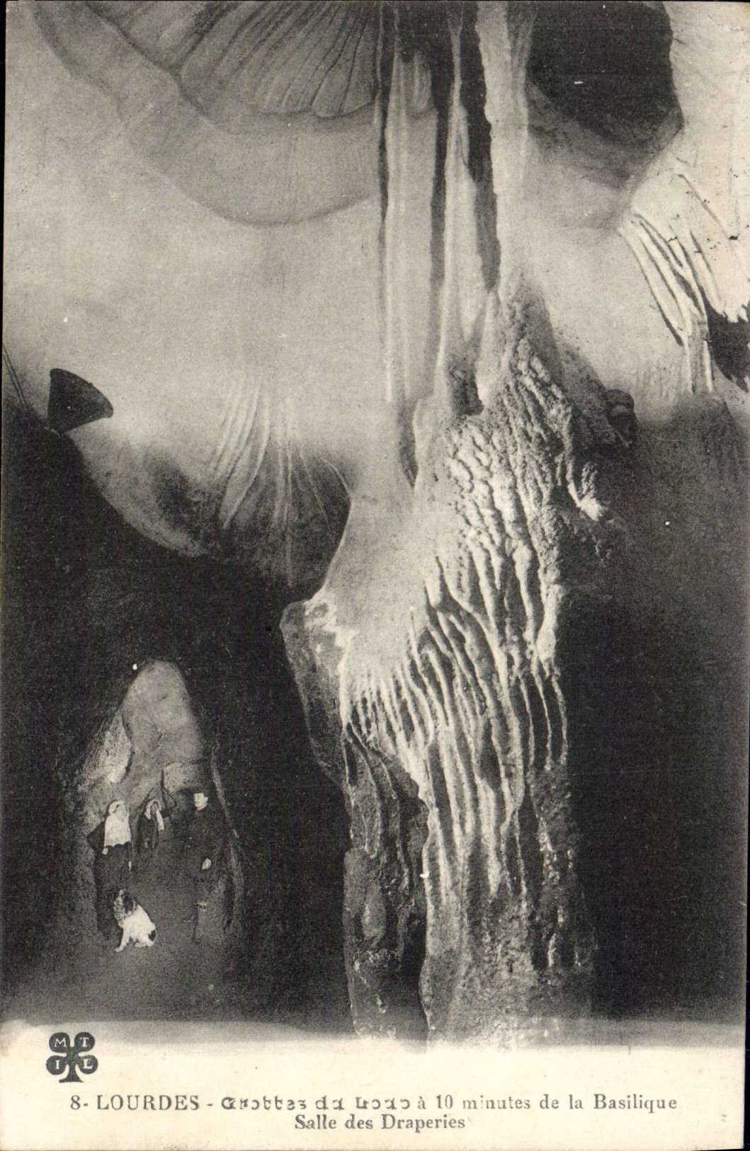 CPA Lourdes Grottes du loup Salle des draperies