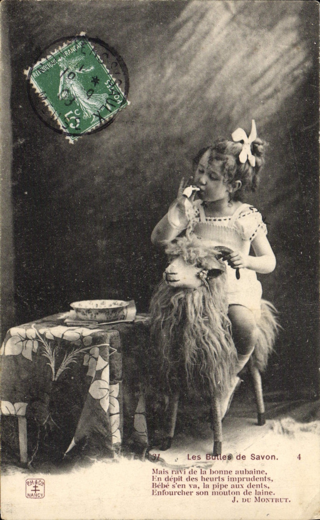 CPA Fantaisie Enfant Les bulles de savon Mouton Agneau 