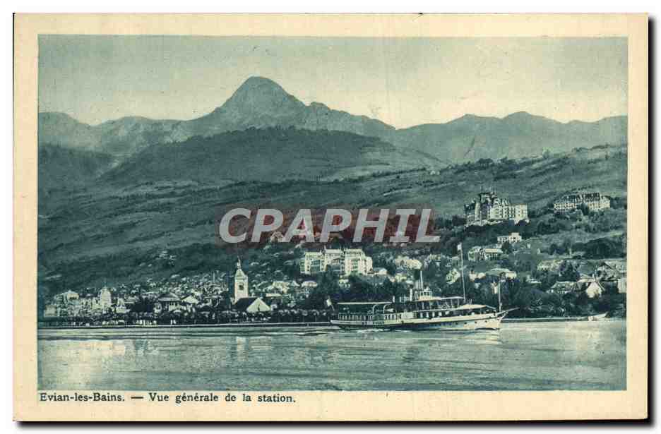 CPA Evian les Bains Vue Generale de la Station Bateau