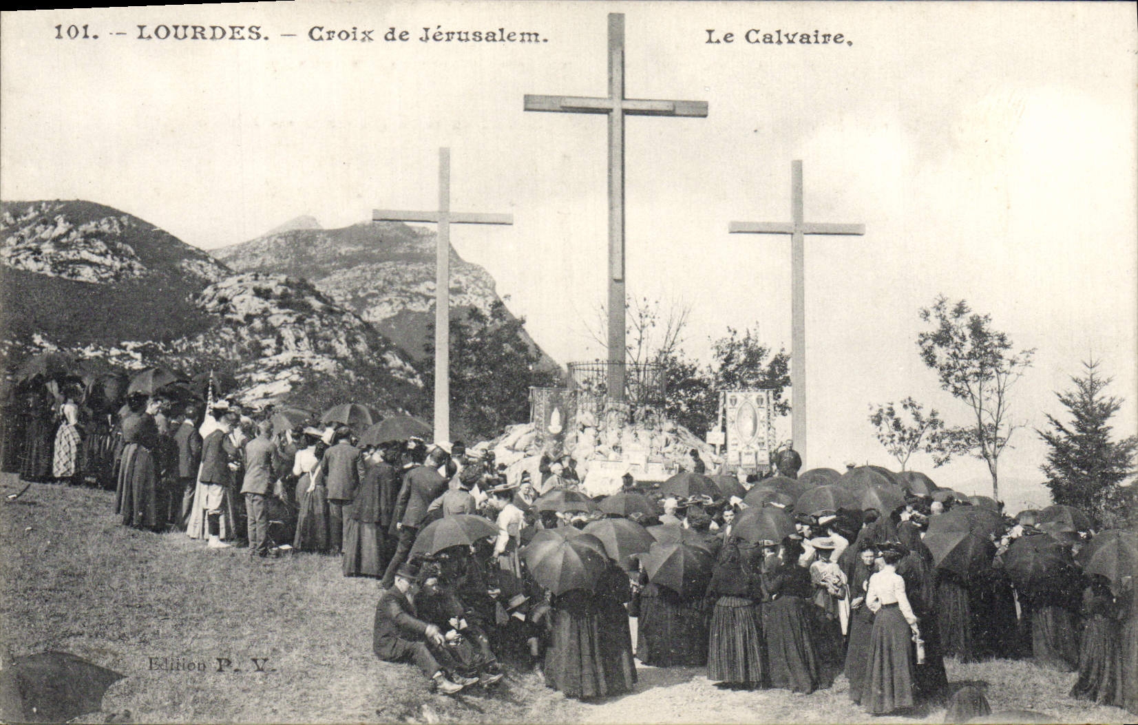 CPA Lourdes Croix de Jerusalem Le Calvaire