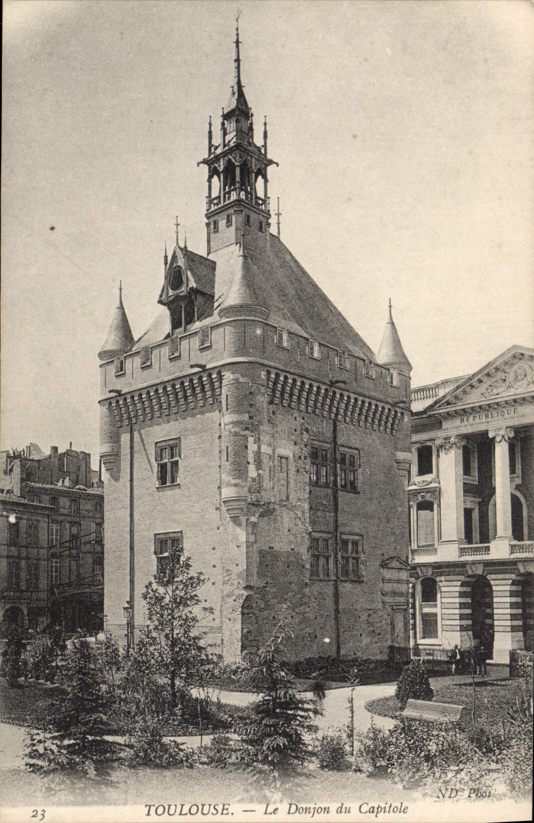 Toulouse — Der Turm des Kapitols — ND-Photo, n°23