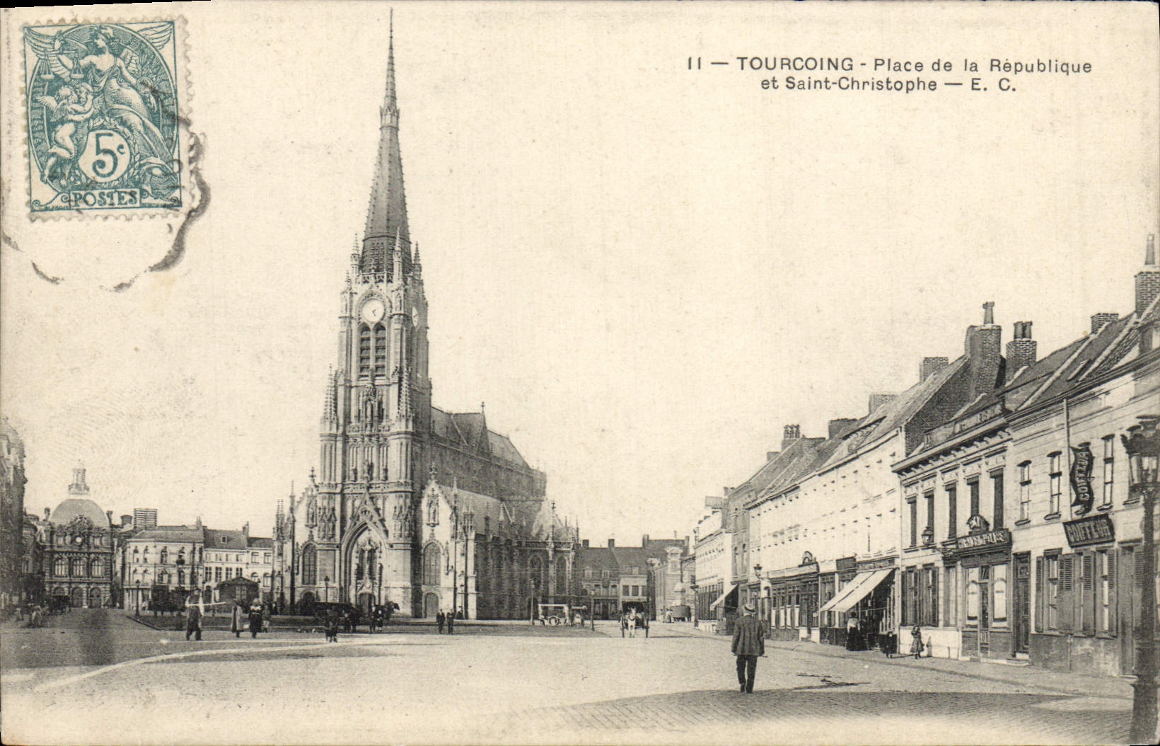 CPA Tourcoing Place dela Republique et Saint Christophe