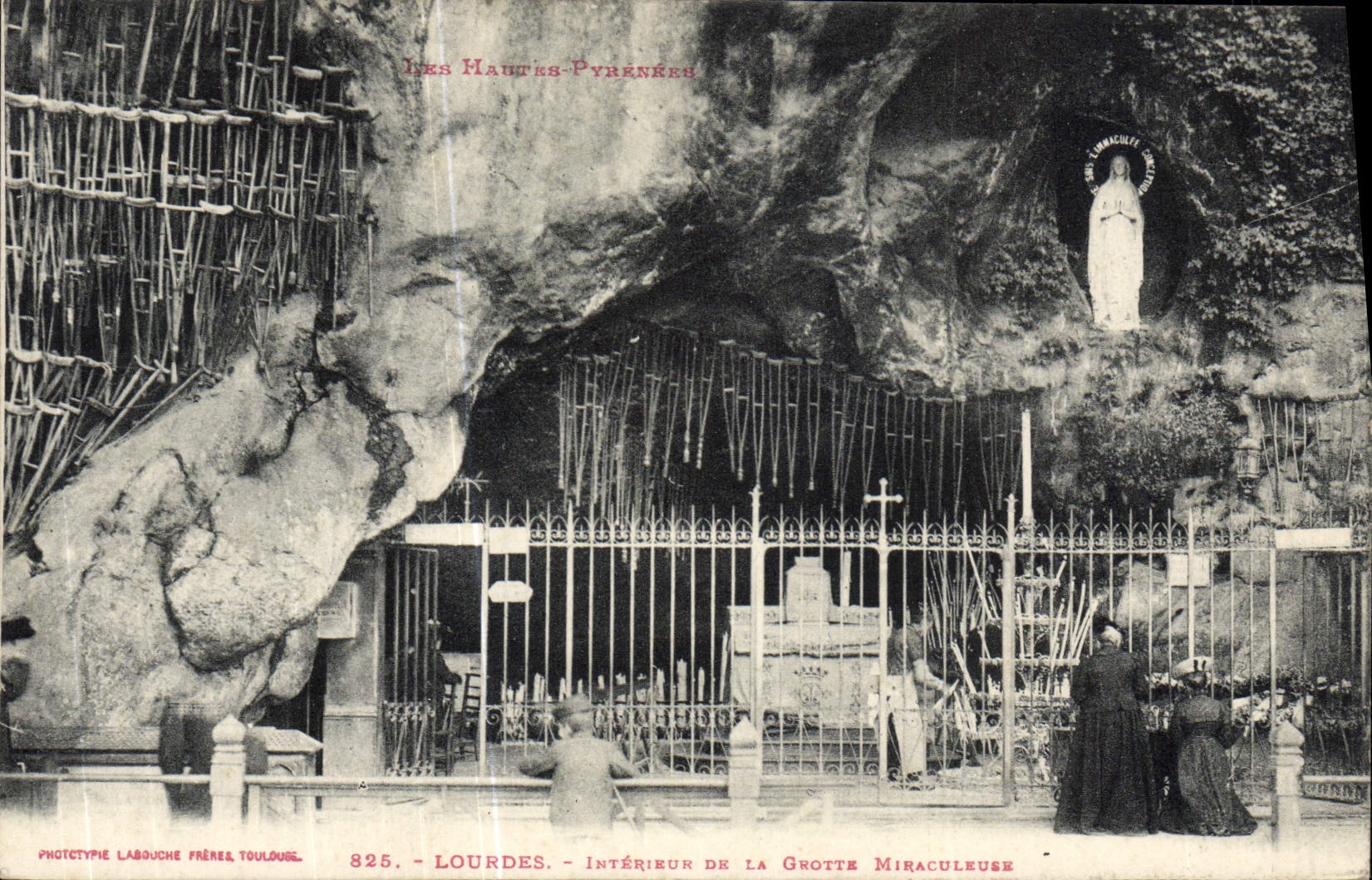 Lourdes — Intérieur de la Grotte Miraculeuse — Phototypie Labouche Frères, Toulouse, n°825