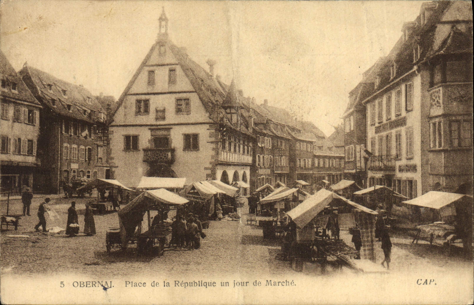CPA Obernai Place de la Republique un Jour de Marche