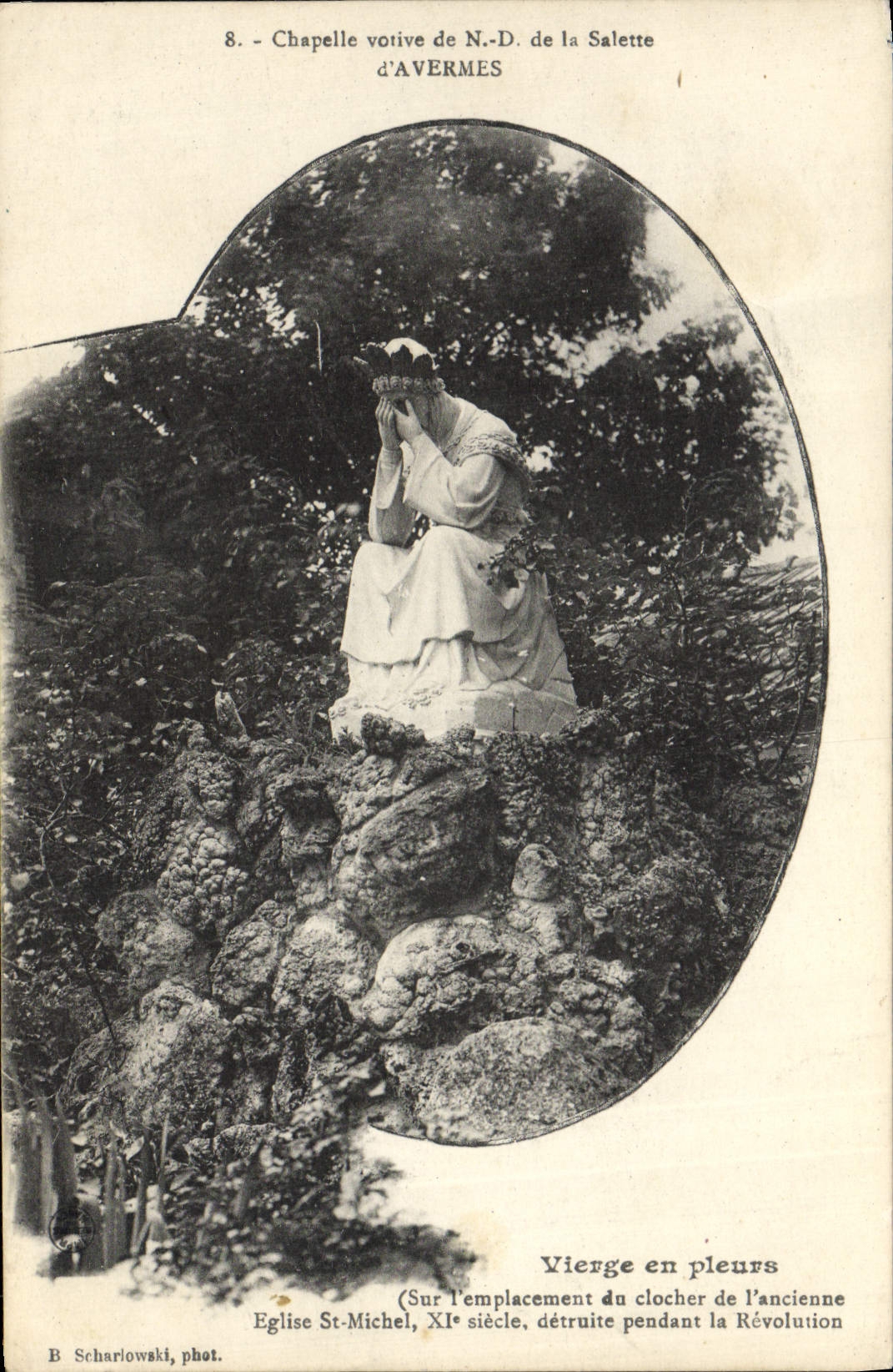 Vierge en pleurs — statue sur l'ancien emplacement du clocher de l'église Saint-Michel d'Avermes — B. Schariowski, phot.