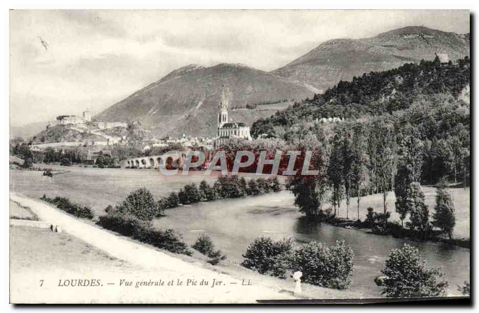 CPA Lourdes Vue Generale et le Pic du Jer