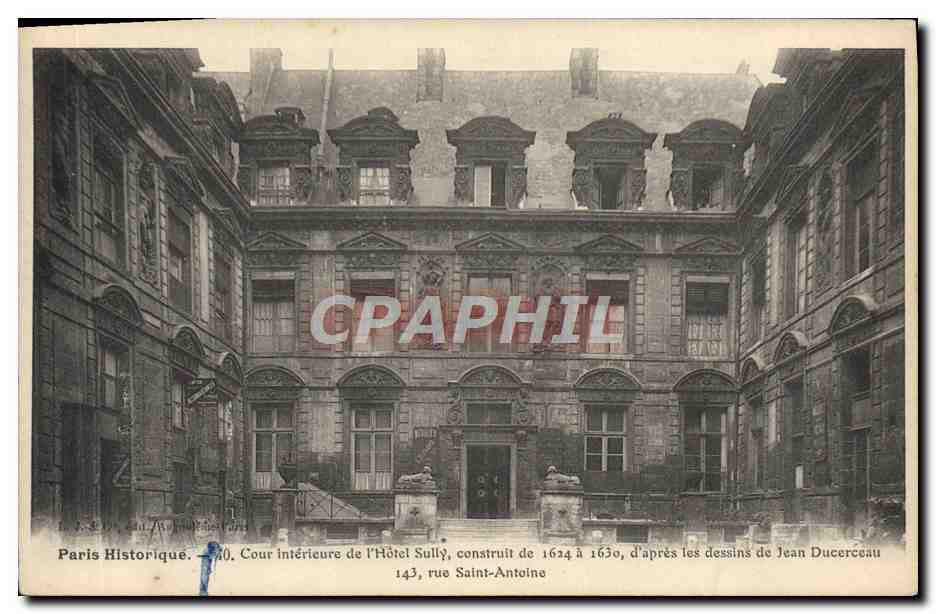 CPA Paris Historique Cour Interieure de l'Hotel Sully 