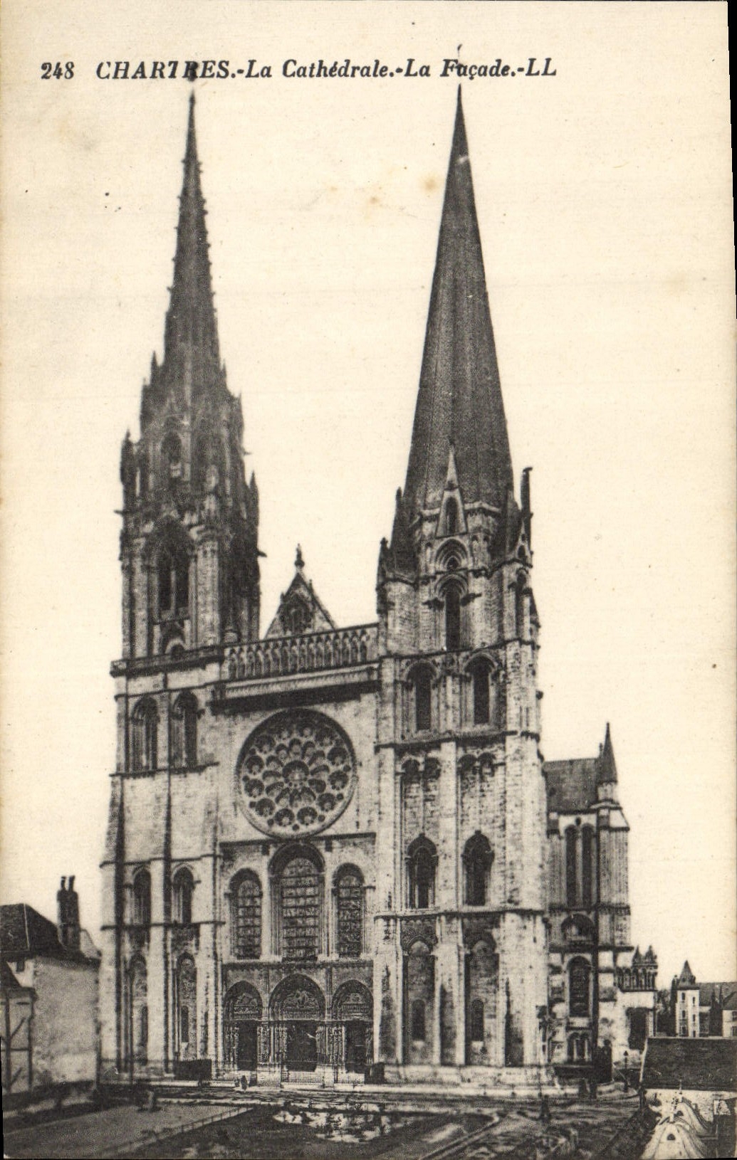 Chartres - La Cathédrale - La Façade - LL