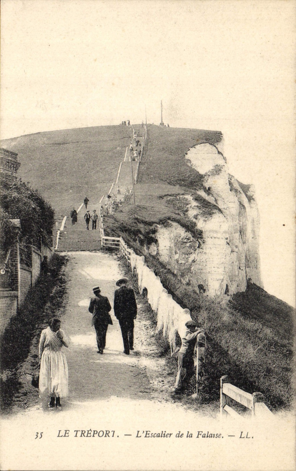 CPA Le Treport L'Escalier de la Falaise