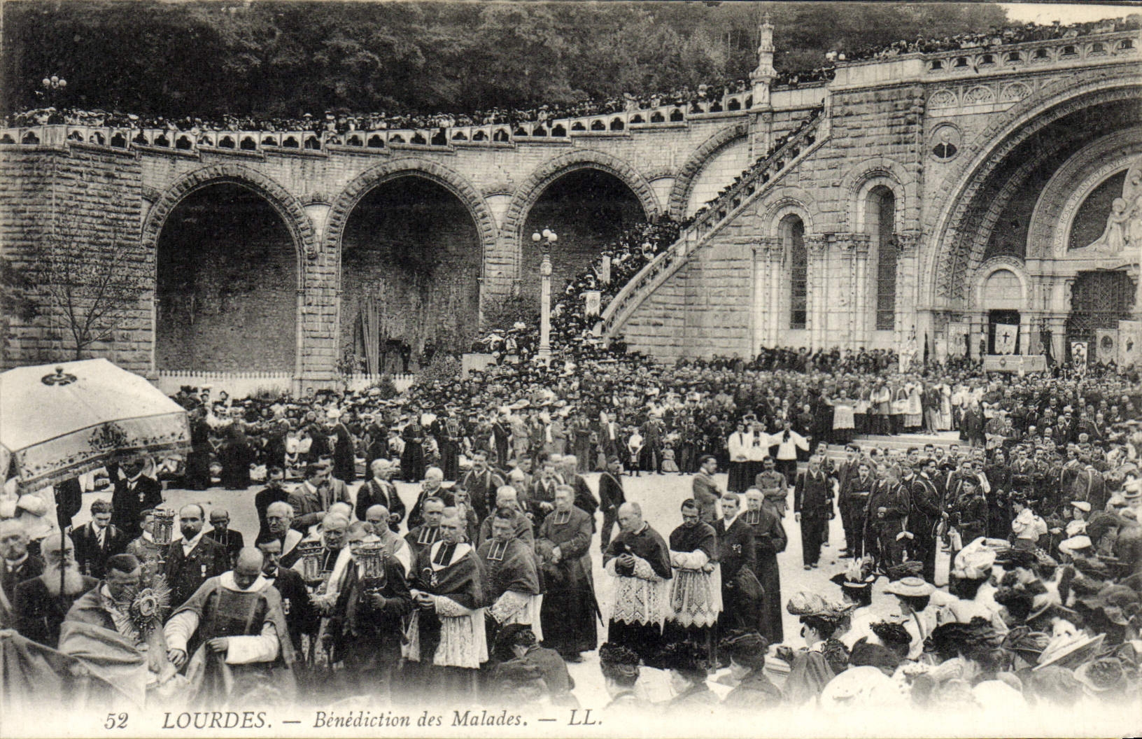 CPA Lourdes Benediction des Malades