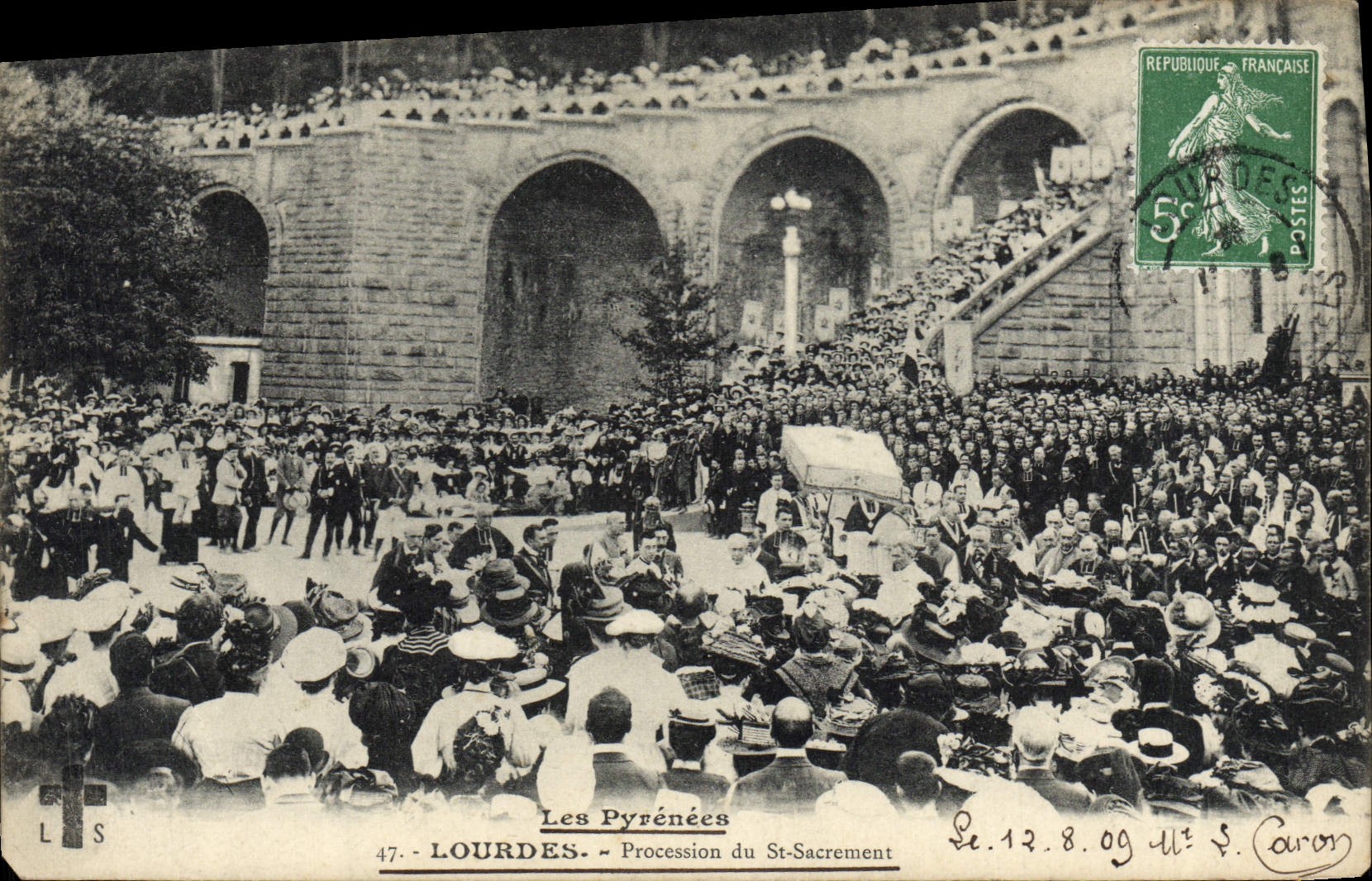 CPA Lourdes Procession du Saint Sacrement