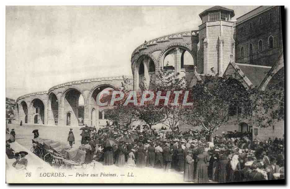CPA Lourdes Priere aux Piscines