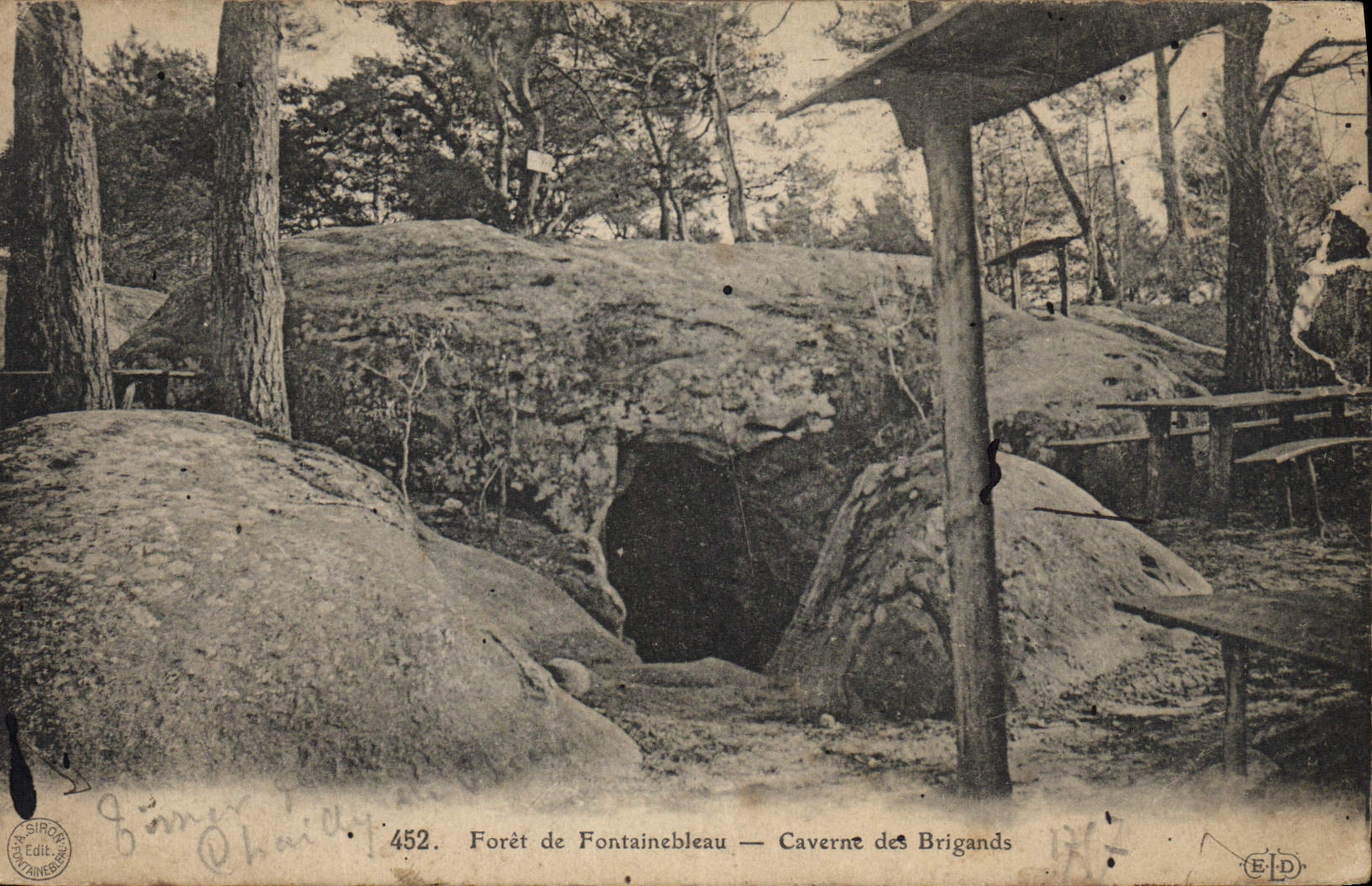 Forêt de Fontainebleau — Caverne des Brigands — Éditeur : Ginner & Taily, n°452