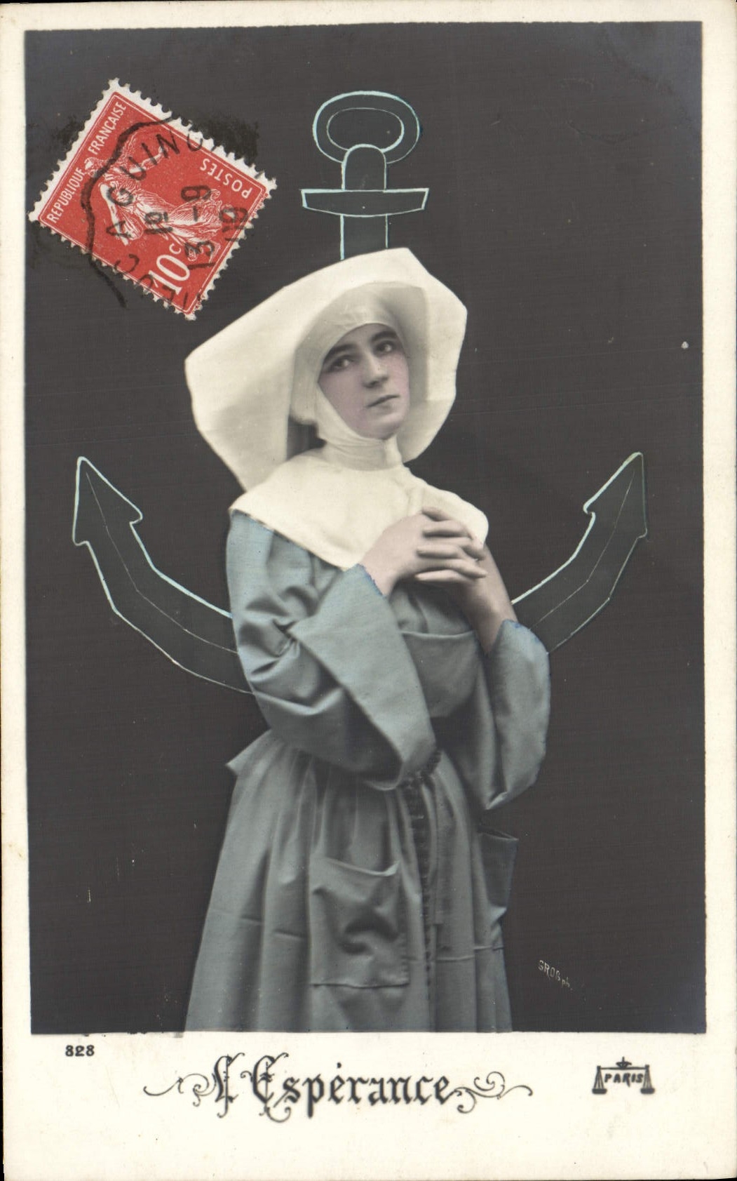 CPA Fantaisie Femme Religieuse Ancre marine