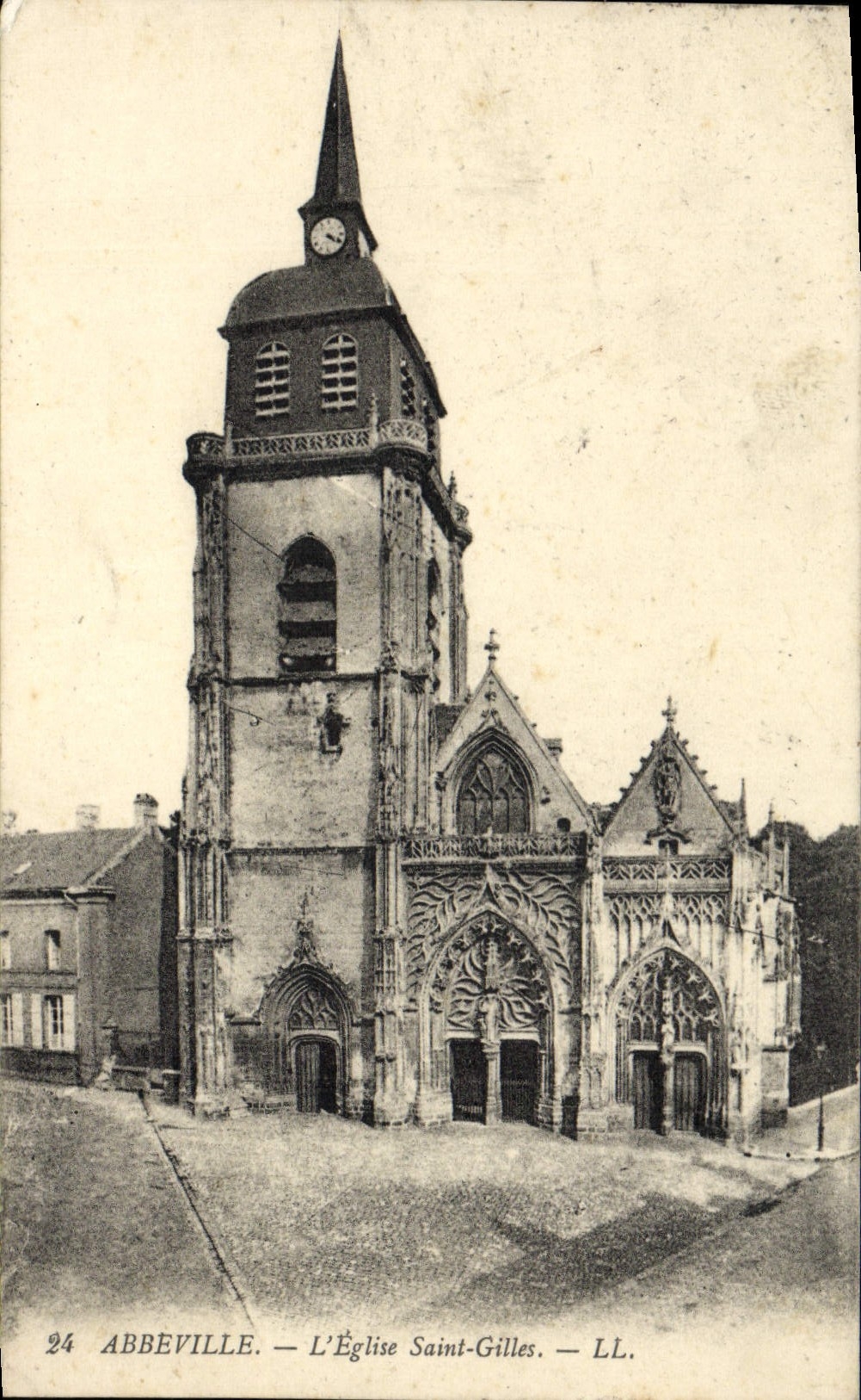 CPA Abbeville L'Eglise Saint Gilles