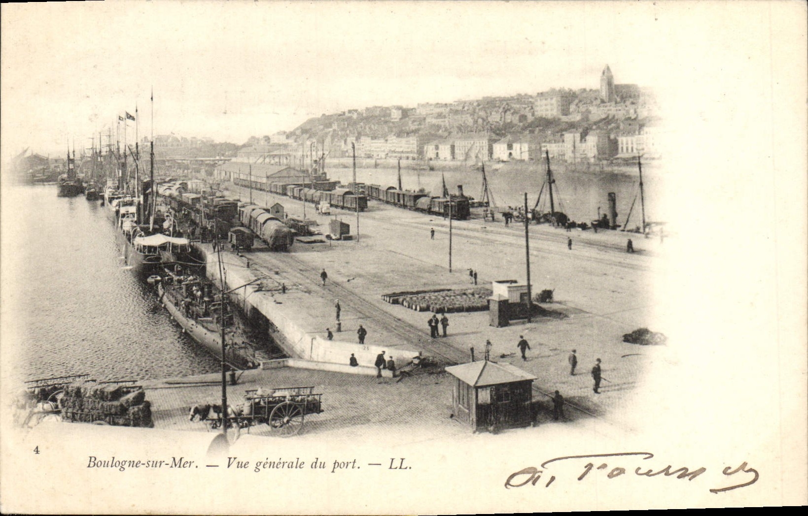 Boulogne-sur-Mer — Vue générale du port — LL.